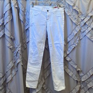 Siroy (an L.A. style house) White, ankle jean. Size 26.